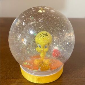 TWEETY BIRD Snow Globe